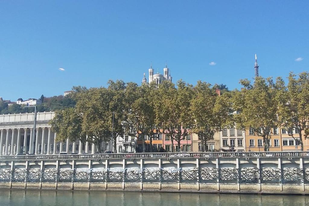 Les 24 Colonnes Apartment